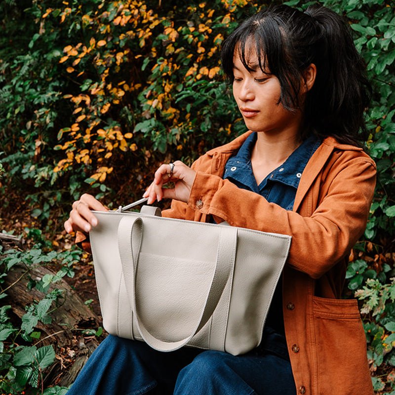Laudeen | Keecie | Bag | Family Tree | Cement