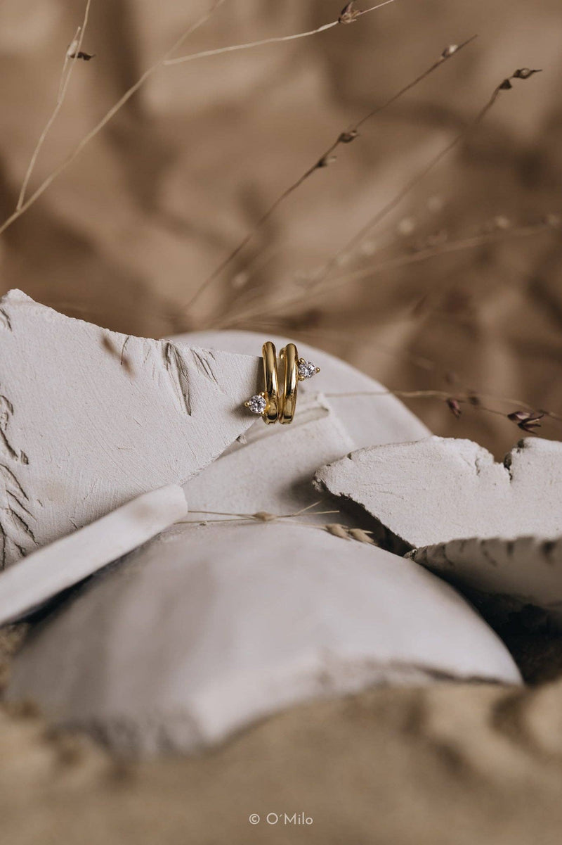 Laudeen | O'Milo | Hugi | Wire Diamond Hoops