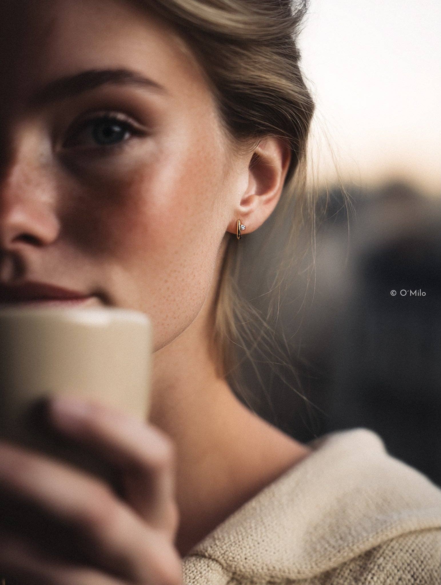 Laudeen | O'Milo | Hugi | Wire Diamond Hoops