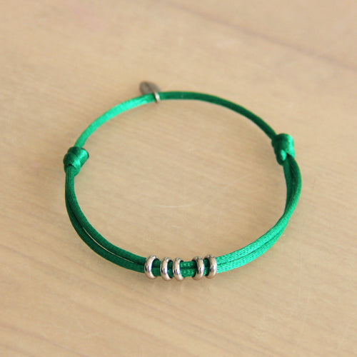 Laudeen - Satin bracelet with rings – green/silver - BAZOU
